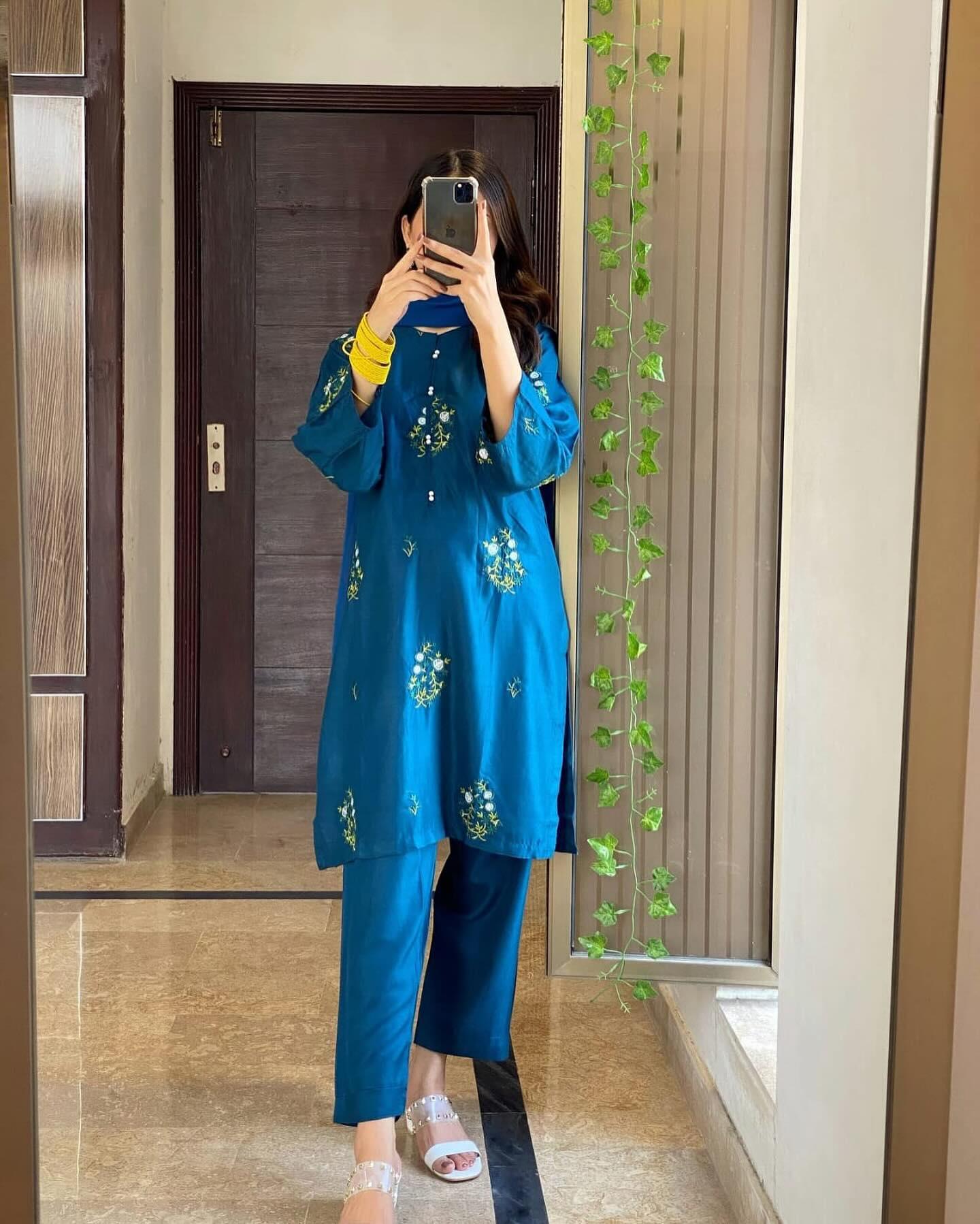 2 PIECE - TULIP EMBROIDERED SUIT - Alifneesaz