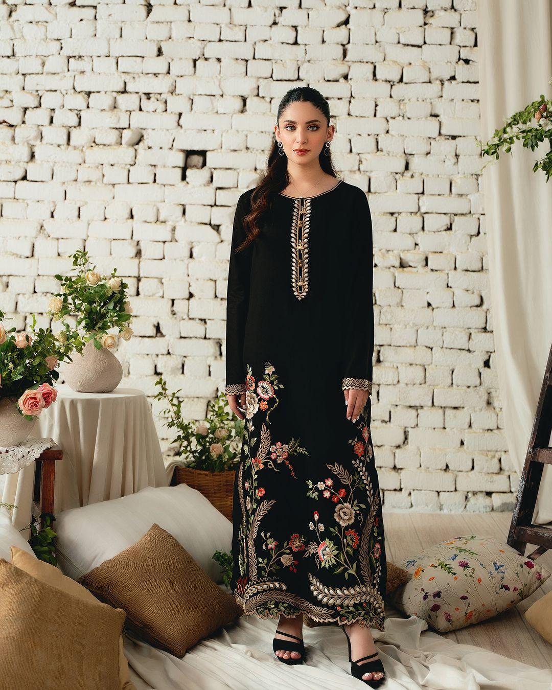 2 PIECE - ANEELA EMBROIDERED SUIT - Alifneesaz