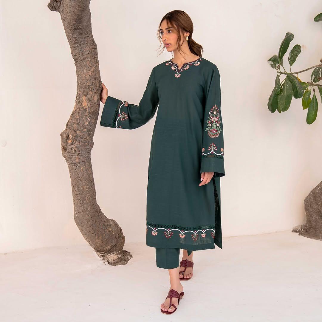 2 PIECE - HANA EMBROIDERED SUIT - Alifneesaz